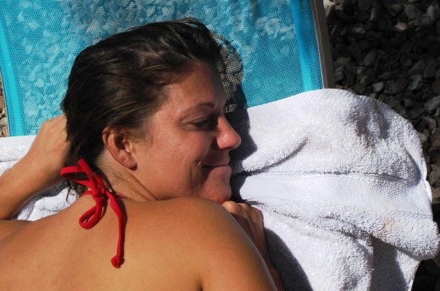 Jenny in Nature's Tanning Booth.