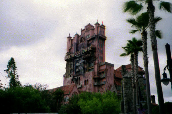 Hollywood_Tower.jpg (46763 bytes)
